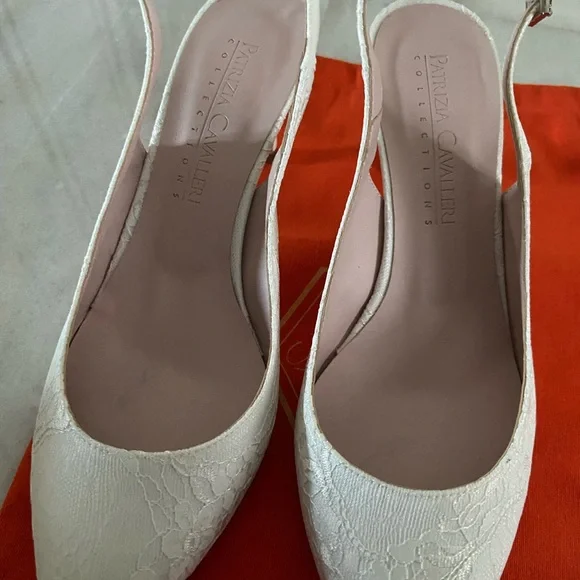 Women's White Lace Slingback Heels (new, never worn) - Picture 5 of 6